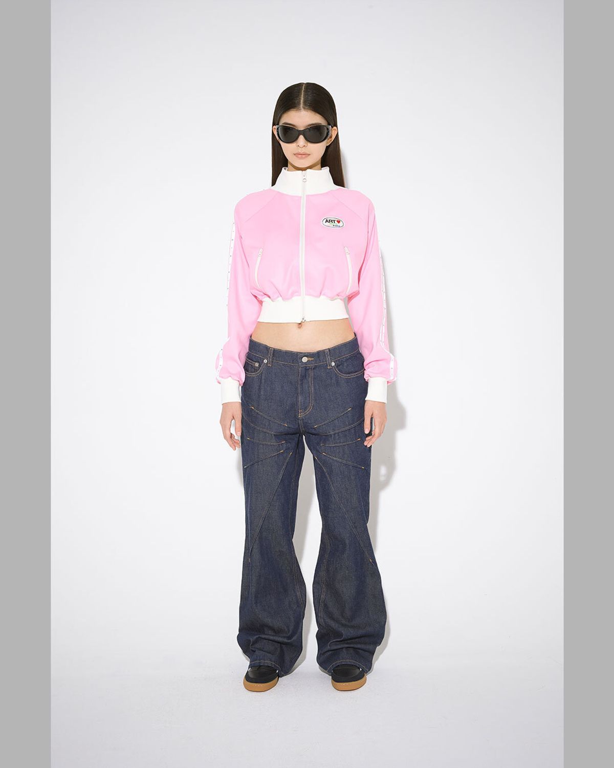 더뮤지엄비지터(THEMUSEUMVISITOR) PINTUCK DETAILED DENIM PANTS (DARK NAVY)