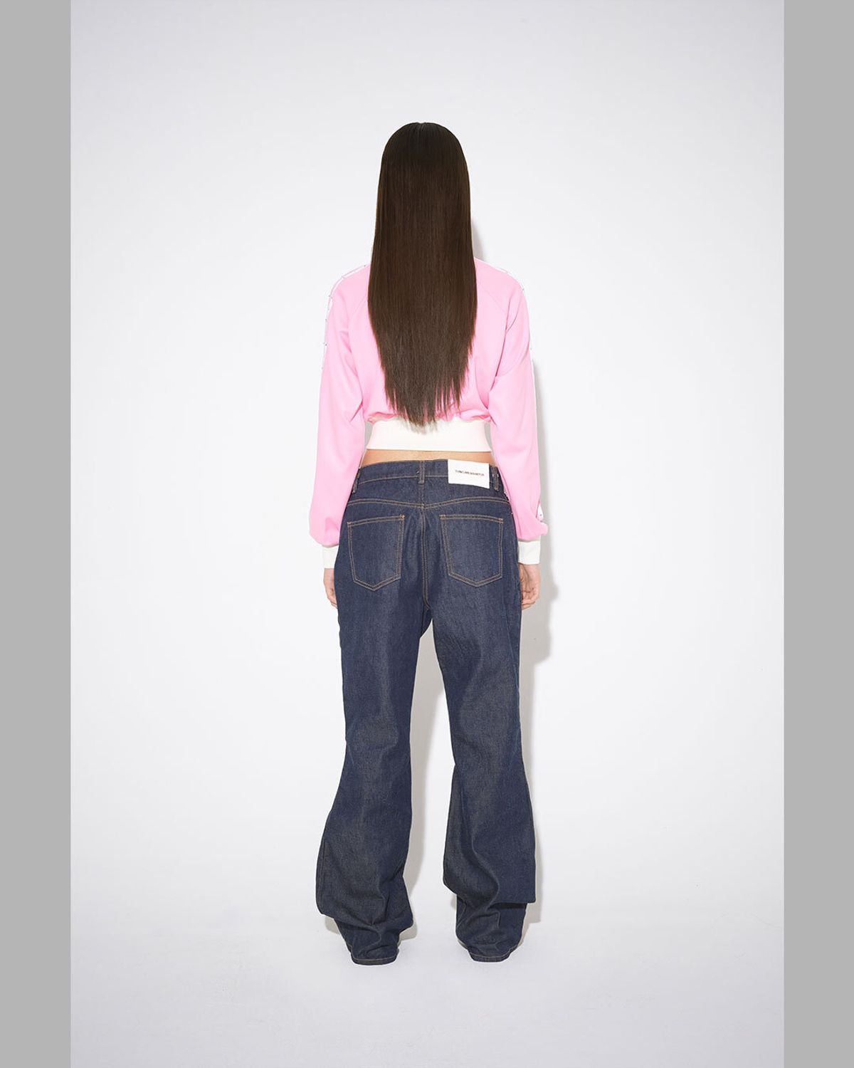 더뮤지엄비지터(THEMUSEUMVISITOR) PINTUCK DETAILED DENIM PANTS (DARK NAVY)