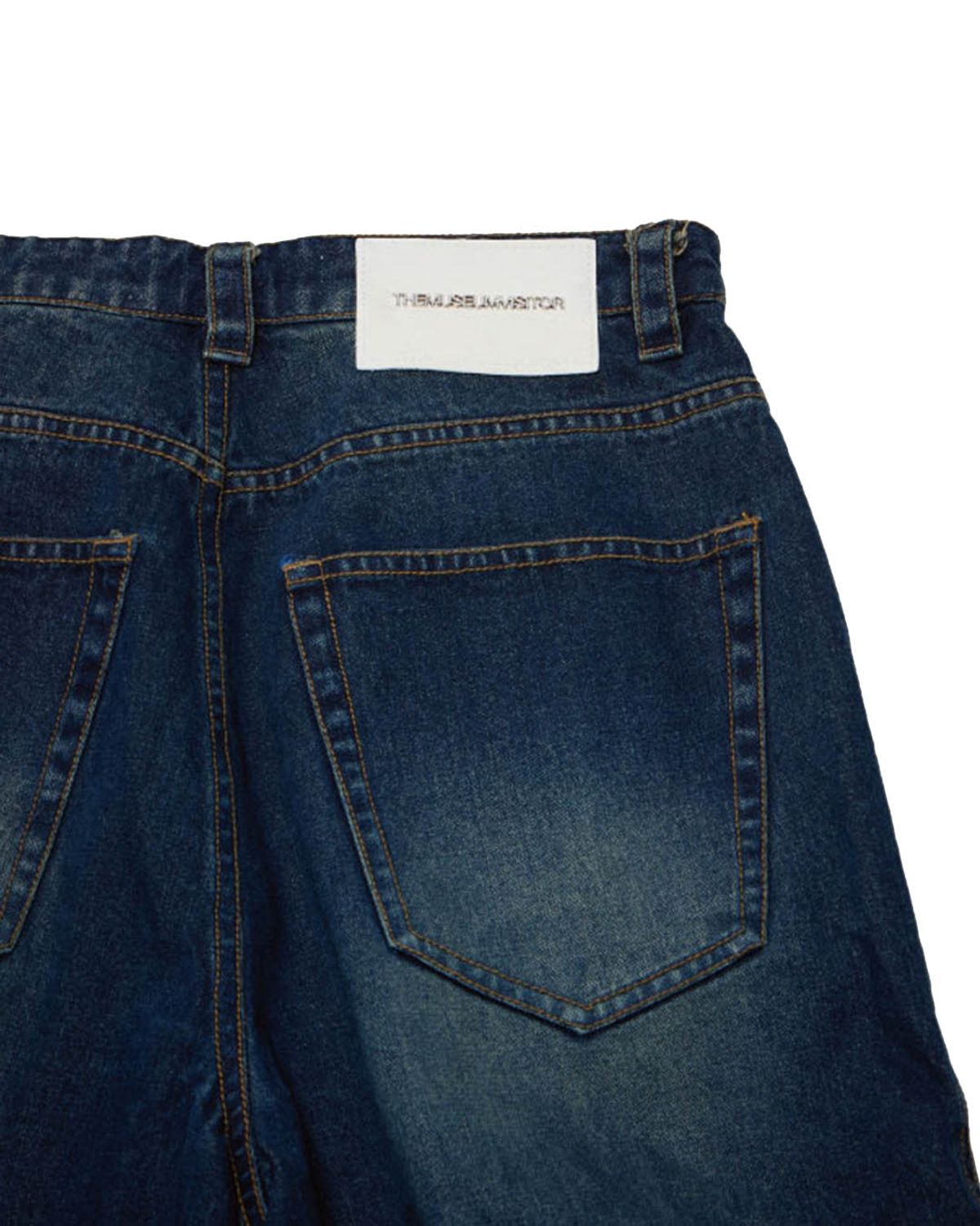 더뮤지엄비지터(THEMUSEUMVISITOR) CURVED ZIPPER DENIM SHORTS (WASHED BLUE)