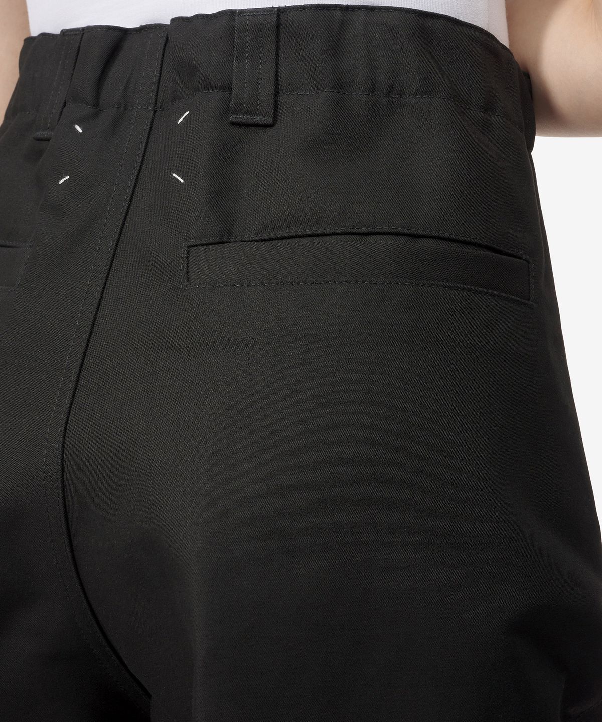 메종 마르지엘라(MAISON MARGIELA) 헤비 코튼 투 플리츠 팬츠 - 블랙 / S29KA0385M35047900