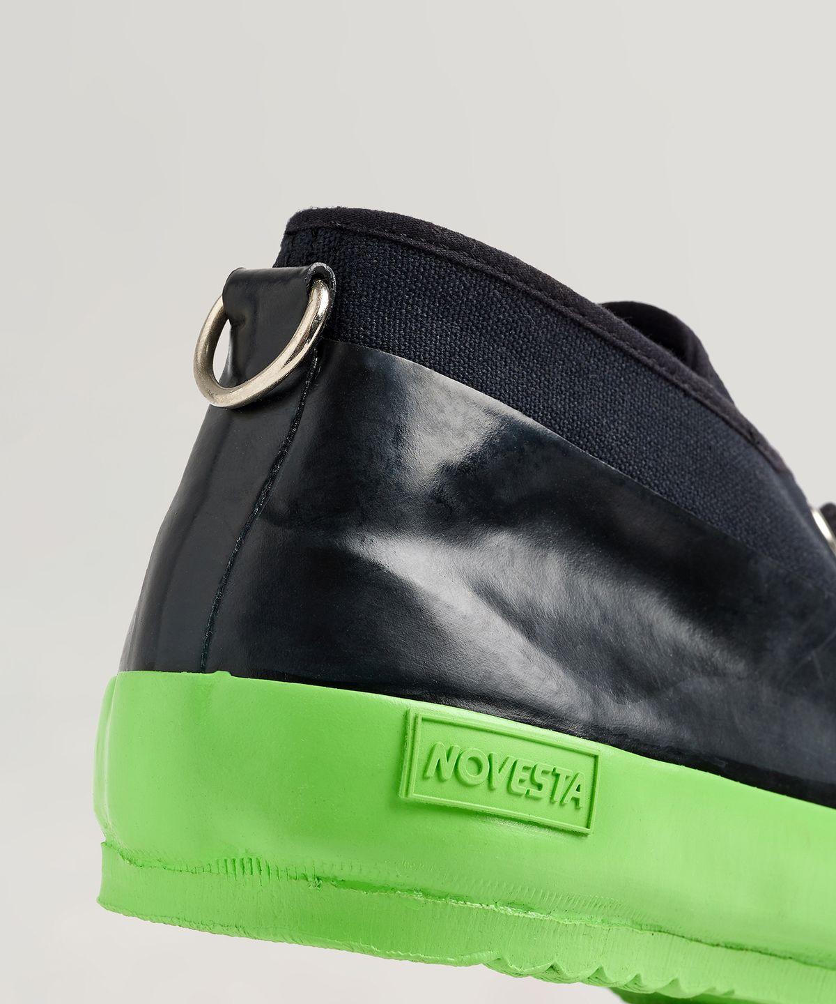 노베스타(NOVESTA) 러버 스니커즈 로우 Black/Green