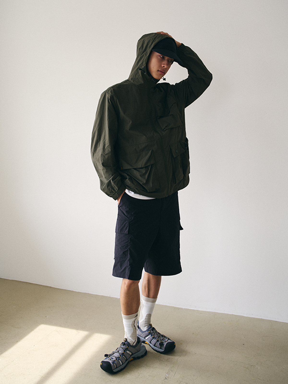 험토(HUMTTO) 남성 캐스트 바람막이 자켓