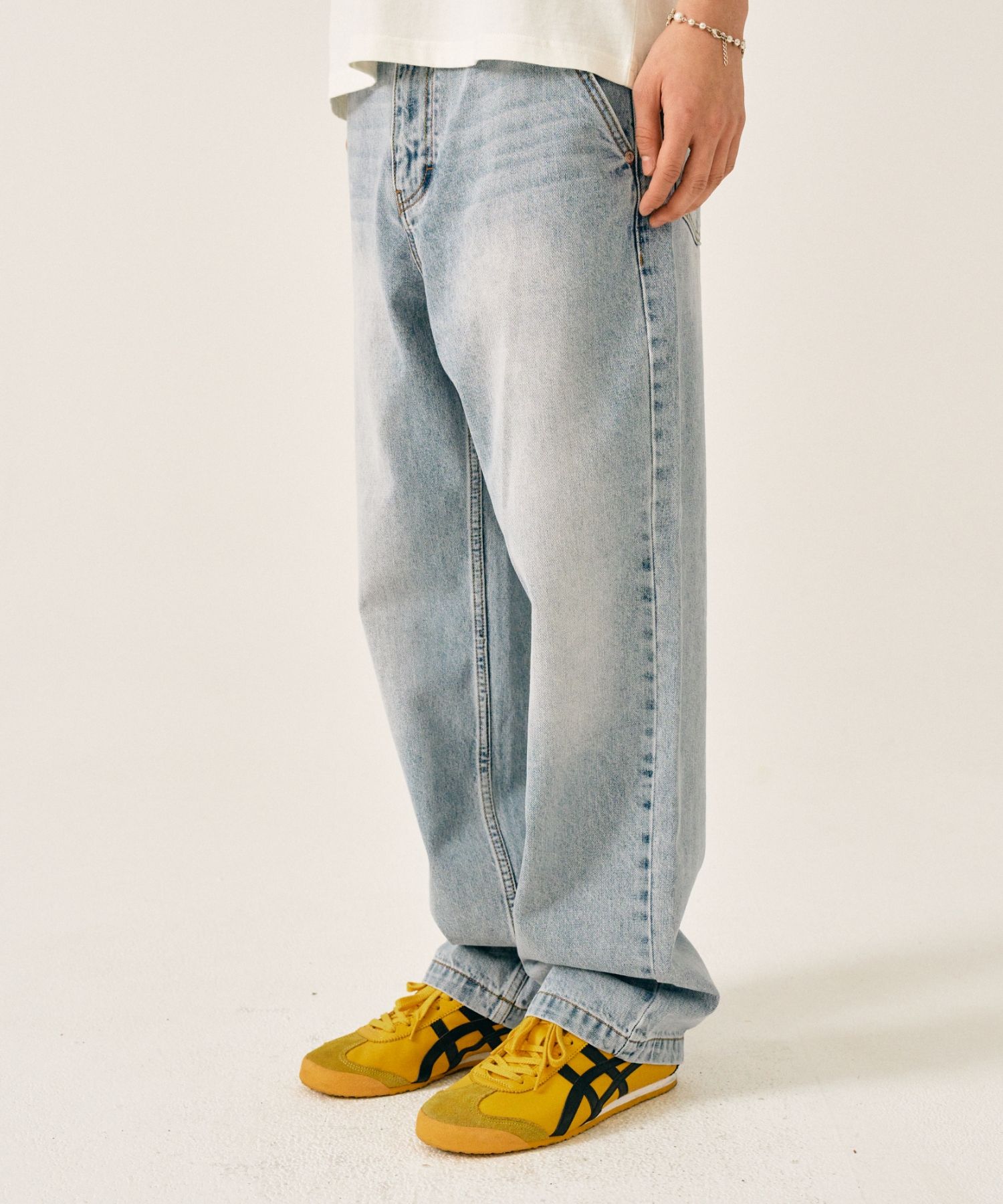 ◆SATUR◆ Tapered relaxed washed denim pants mid blue SA241M SATUR】Tapered Relaxed Washed Denim Pants - Mid Blue (SATUR