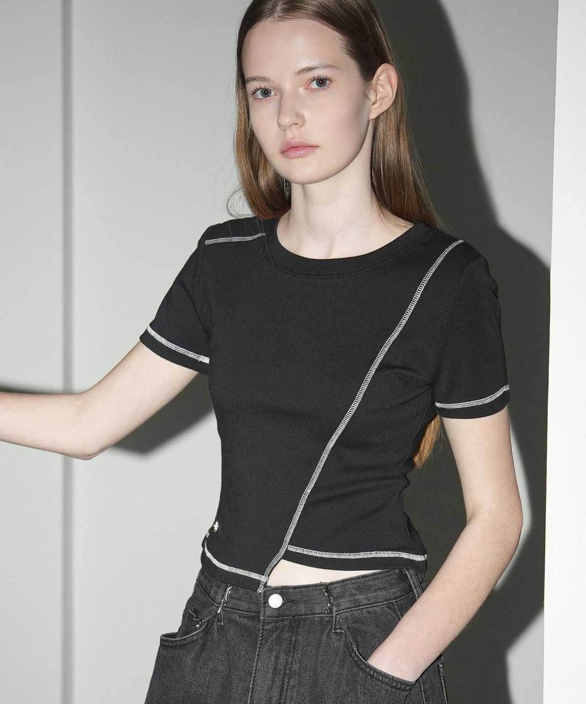 어반드레스(AVANDRESS) Ssance Unbalanced Line Stitch T-Shirt - 5COL
