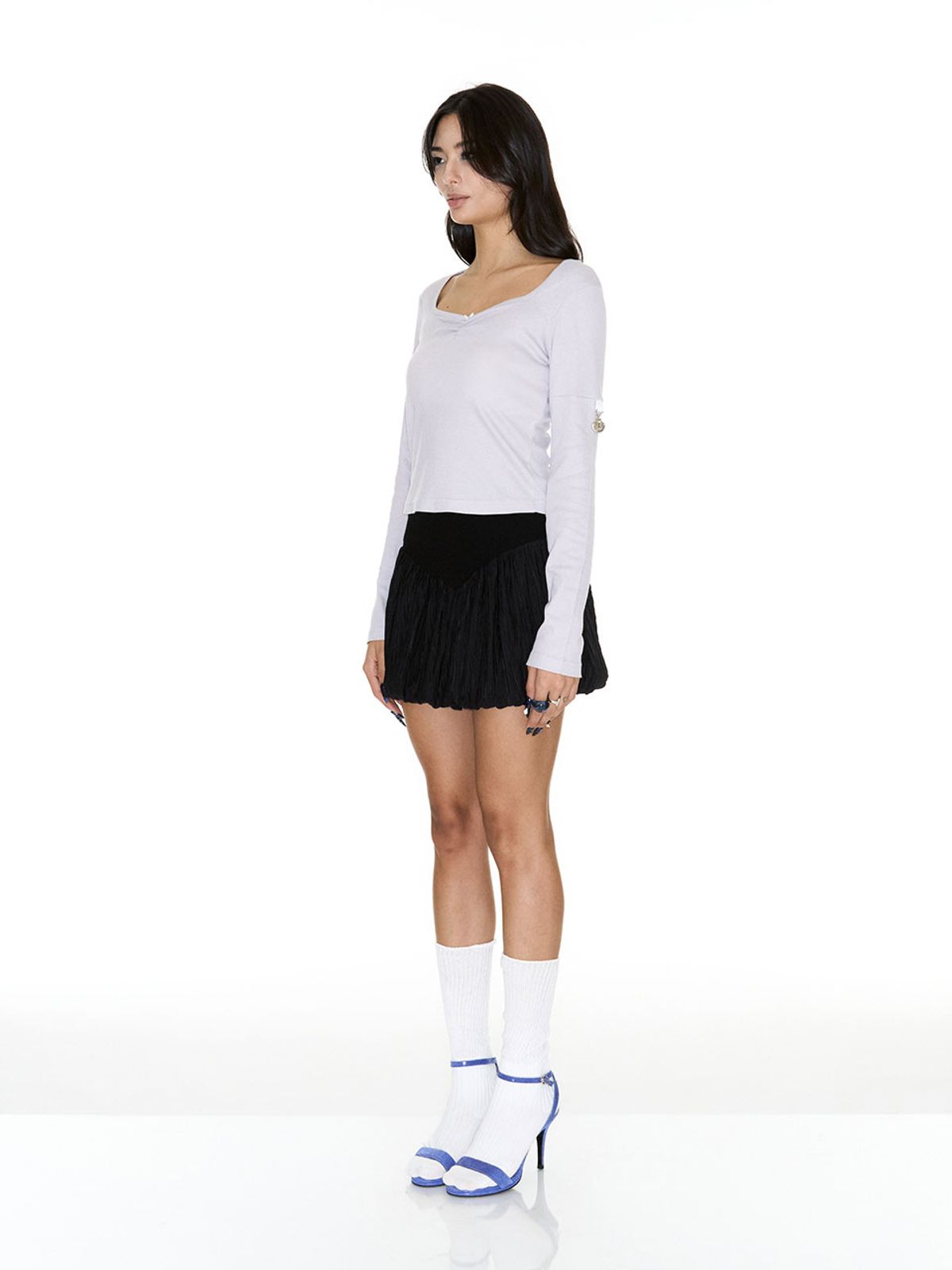 쎄쎄쎄(SETSETSET) HERAT NECK T-SHIRT WITH SEASHELL GREYSH LILAC