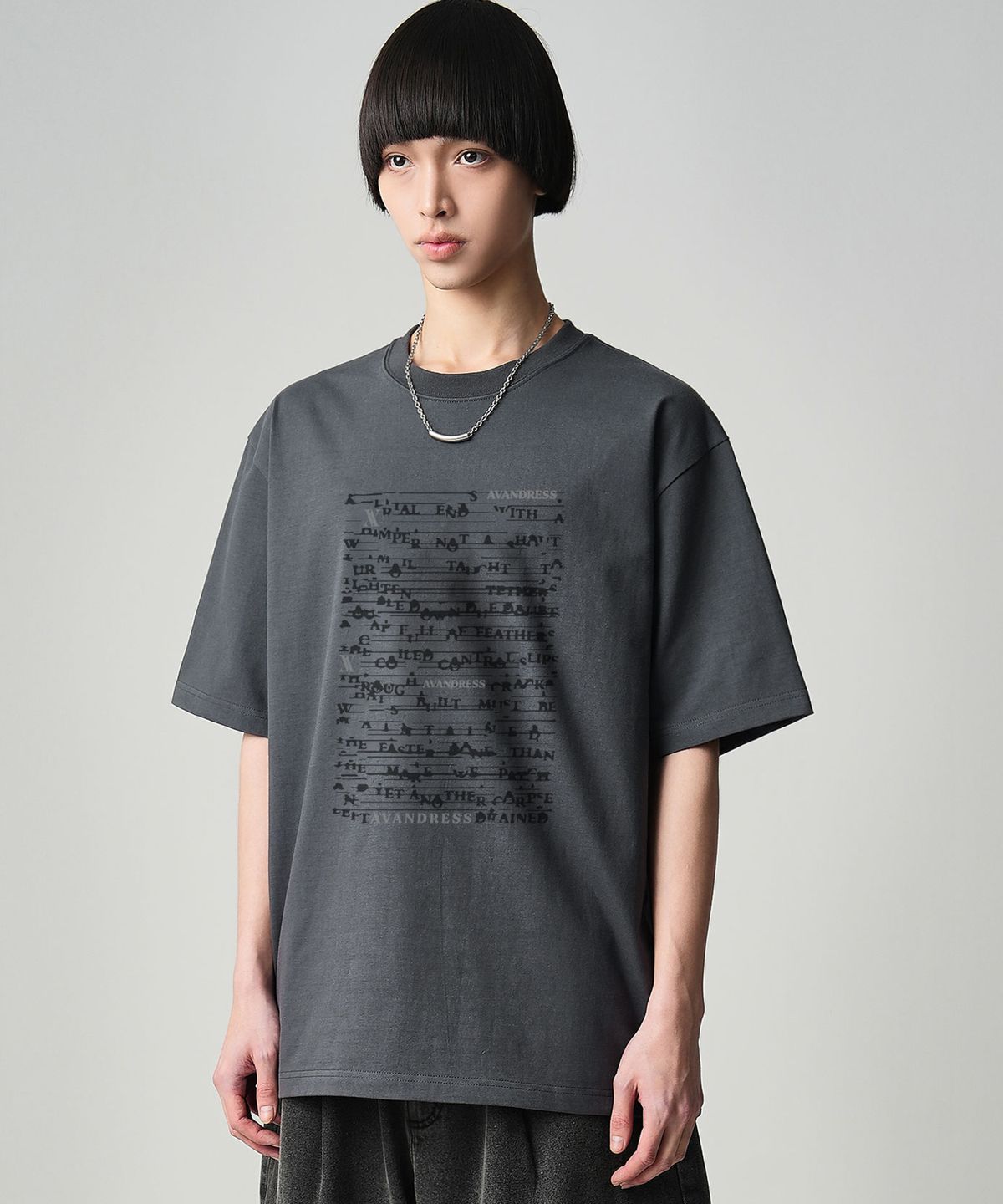 어반드레스(AVANDRESS) Letter T-shirt - 4COL
