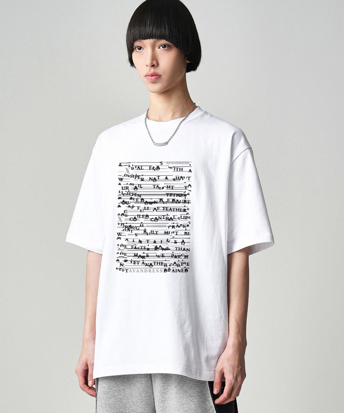 어반드레스(AVANDRESS) Letter T-shirt - 4COL