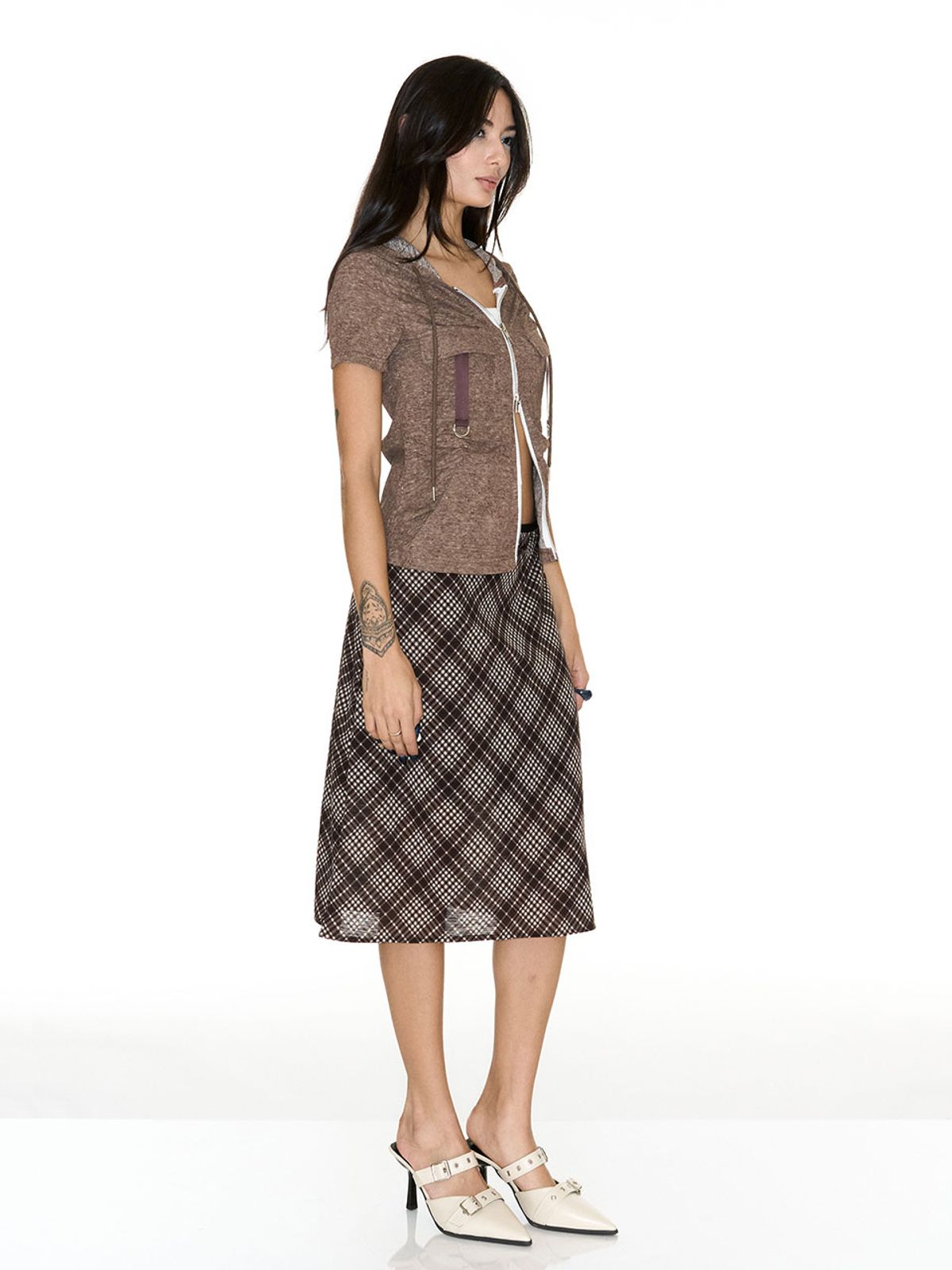 쎄쎄쎄(SETSETSET) DUA SHIRRING CARGO HOOD ZIP-UP BROWN
