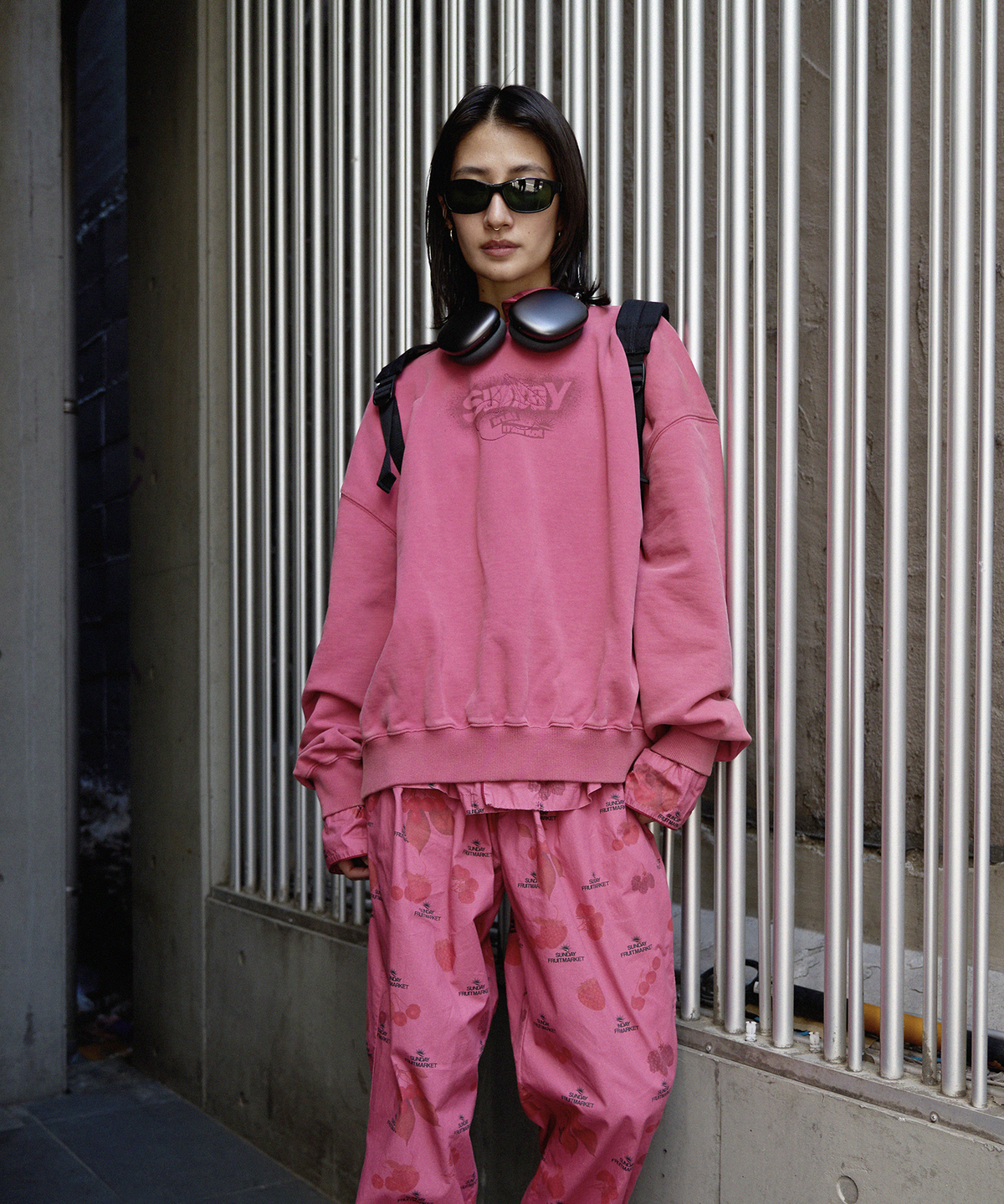 선데이후르츠마켓(SUNDAY FRUIT MARKET) CHERRY WASHED CREW PINK