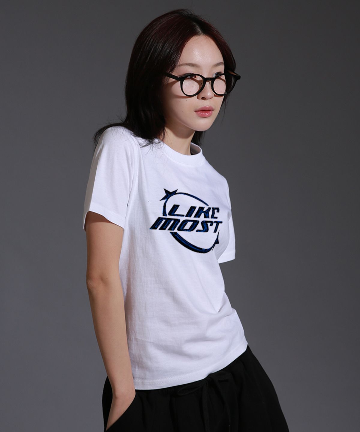 라이크더모스트(LIKE THE MOST) 우먼 링스타 레귤러 반팔 티셔츠_화이트
