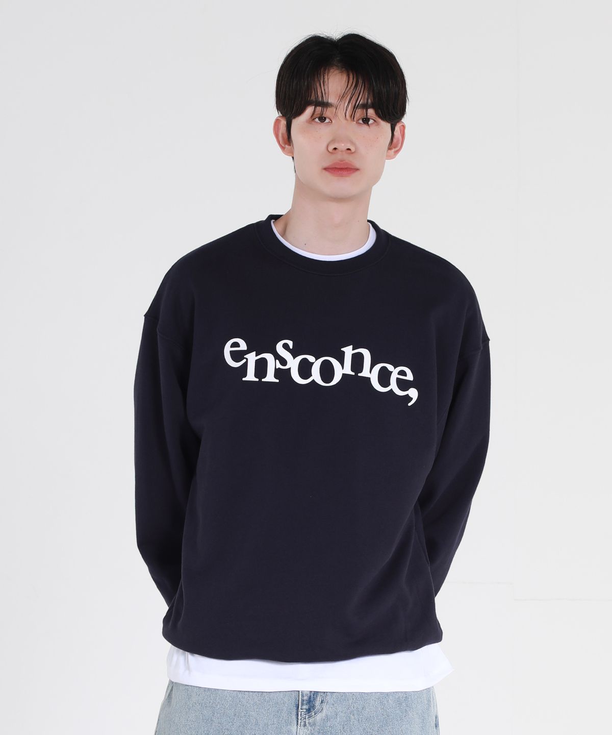 이에스엔(ESN) EnScoNce 그래픽 오버핏 스웻셔츠 네이비