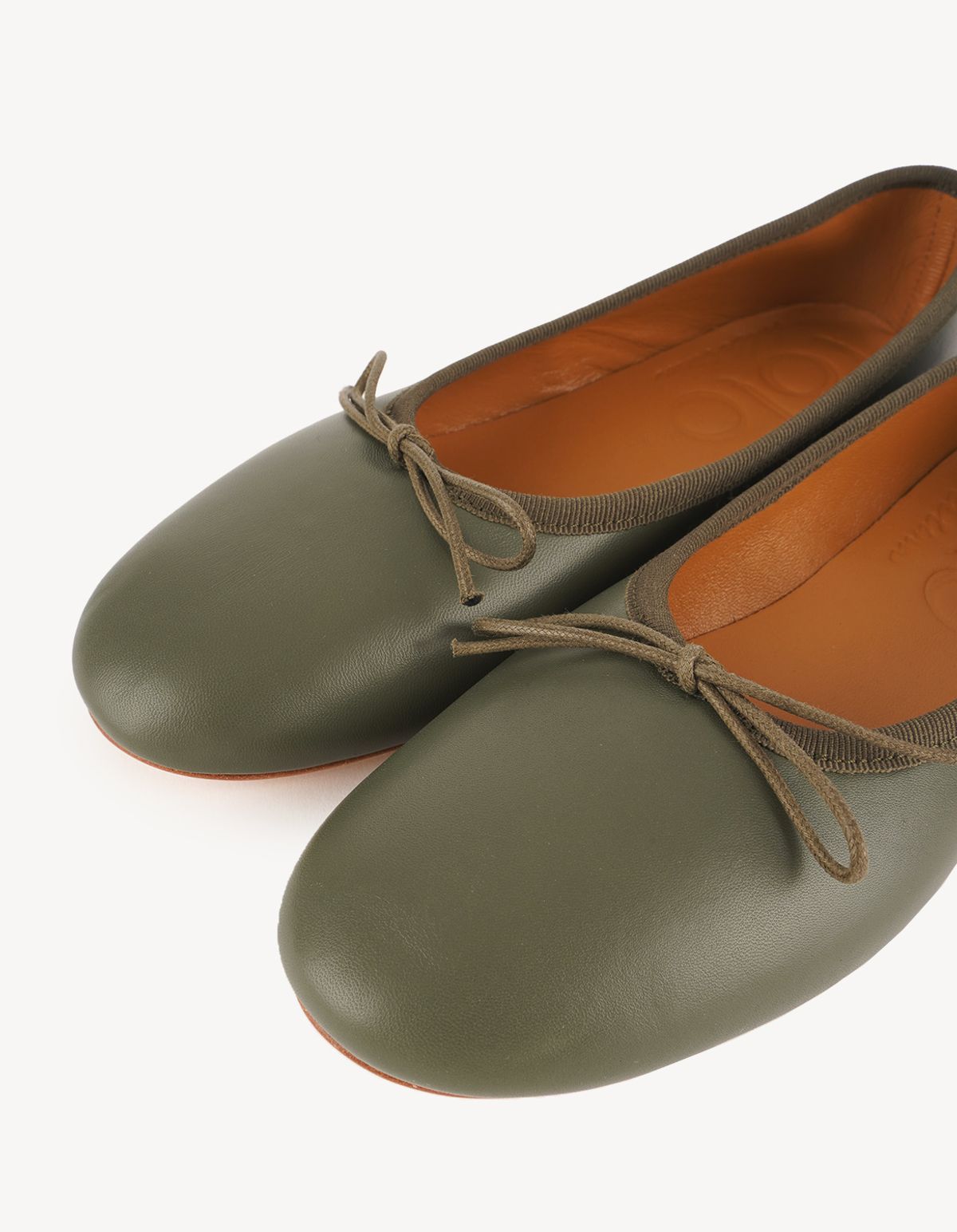 로로 발레리나(LOLOBALLERINA) 볼케이노 발레리나 Nappa Khaki