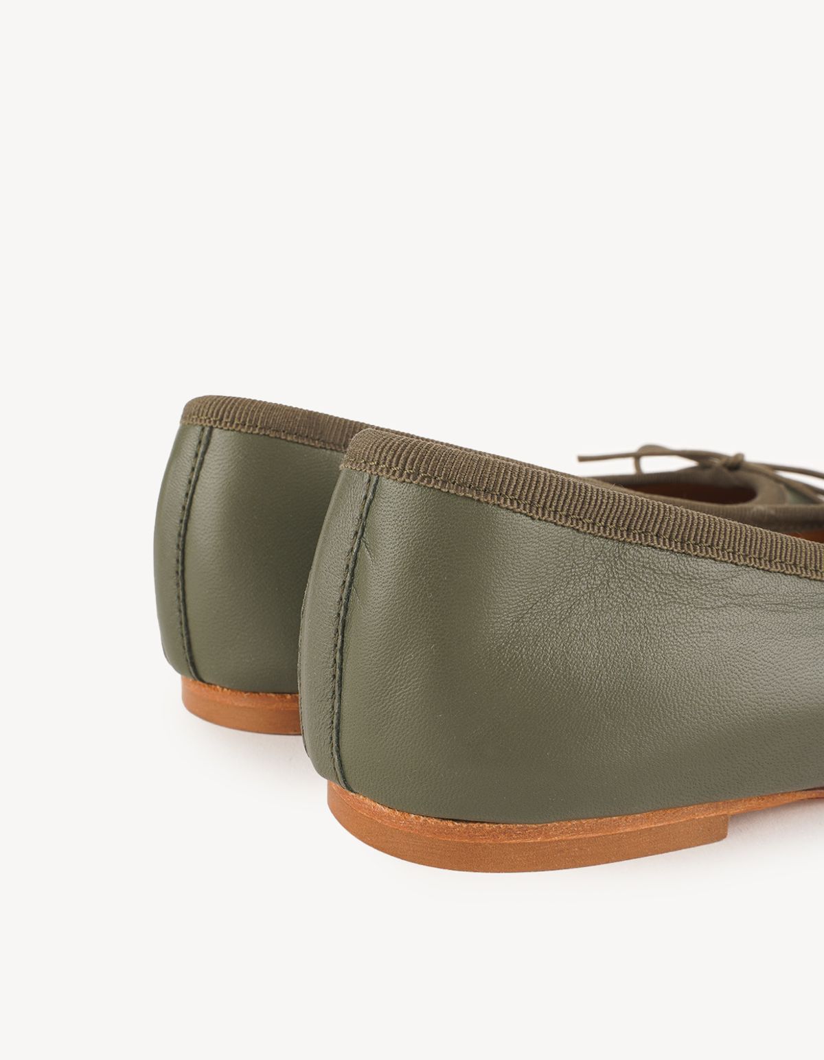 로로 발레리나(LOLOBALLERINA) 볼케이노 발레리나 Nappa Khaki