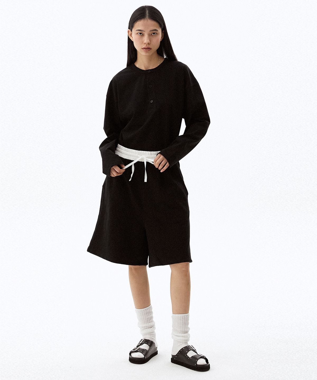 하이투(HYIIⁿ) UNISEX 칼라블럭 웨이스트밴드 스웻쇼츠 [블랙]