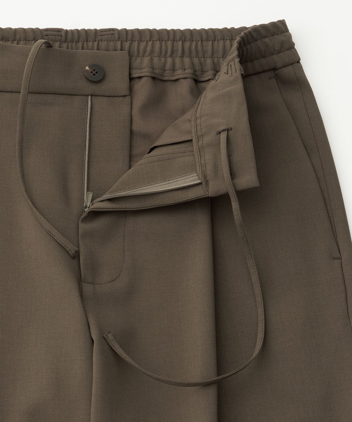어나더 오피스(ANOTHER OFFICE) Habana Banded Slacks (Dark Khaki)