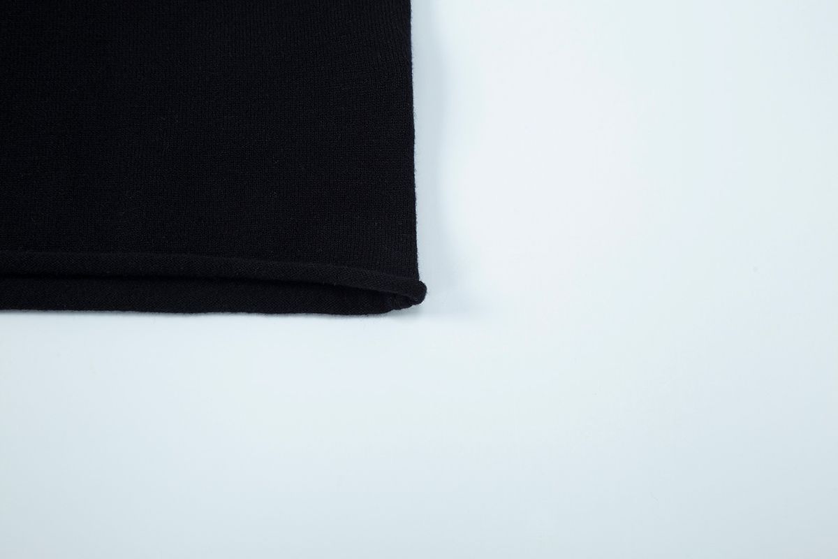 샐러드바구니(SALAD BAGUNI) Back Cut out Knit - black