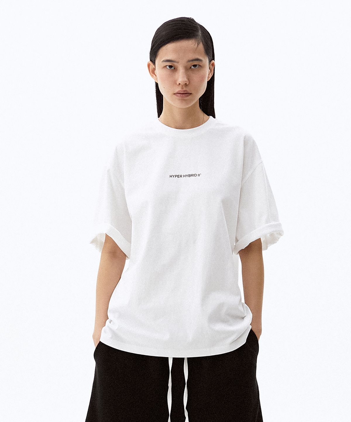 하이투(HYIIⁿ) UNISEX 모노그램 프린트  오버핏 티셔츠 [화이트]