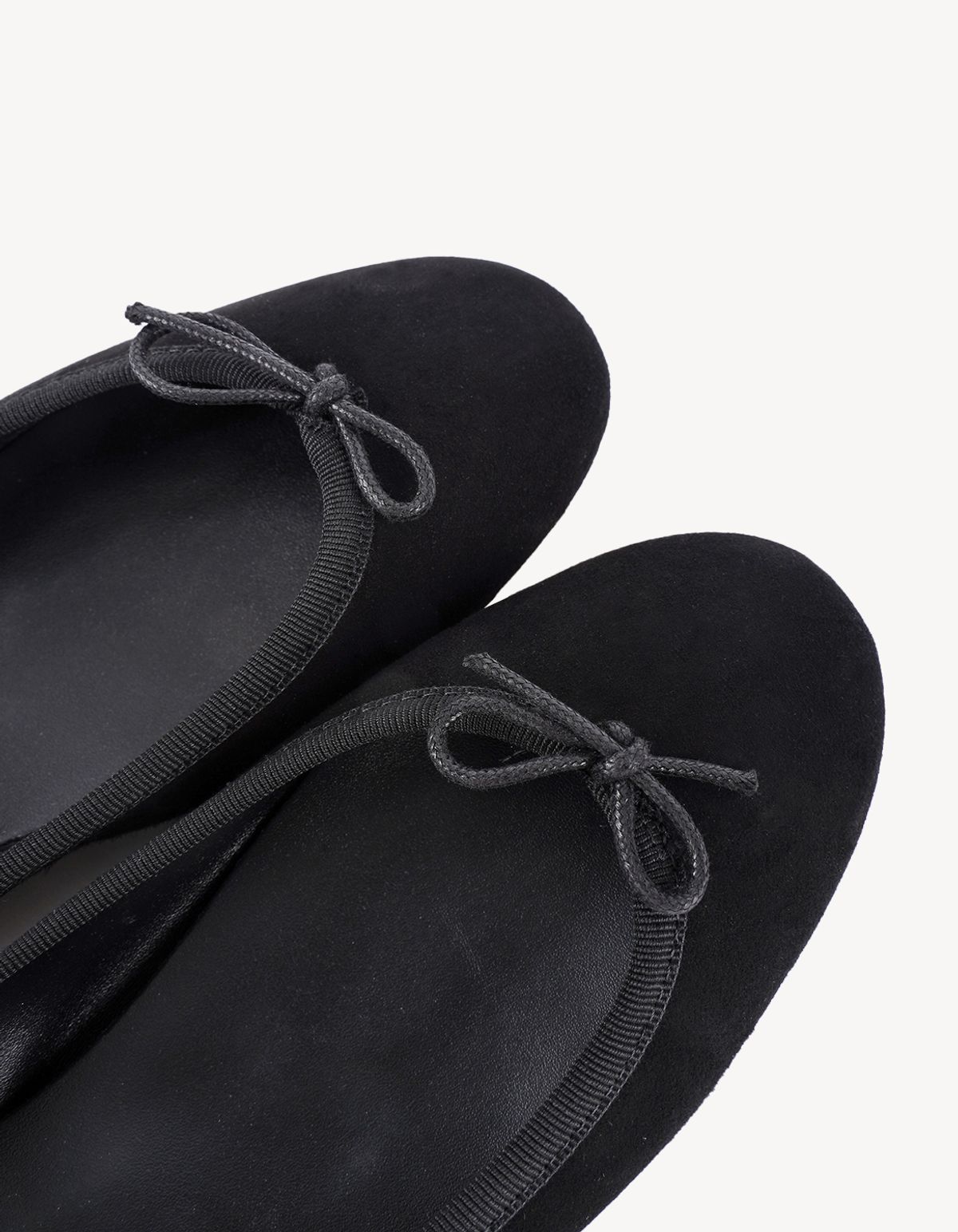 로로 발레리나(LOLOBALLERINA) 카프리 발레리나 Suede Nero