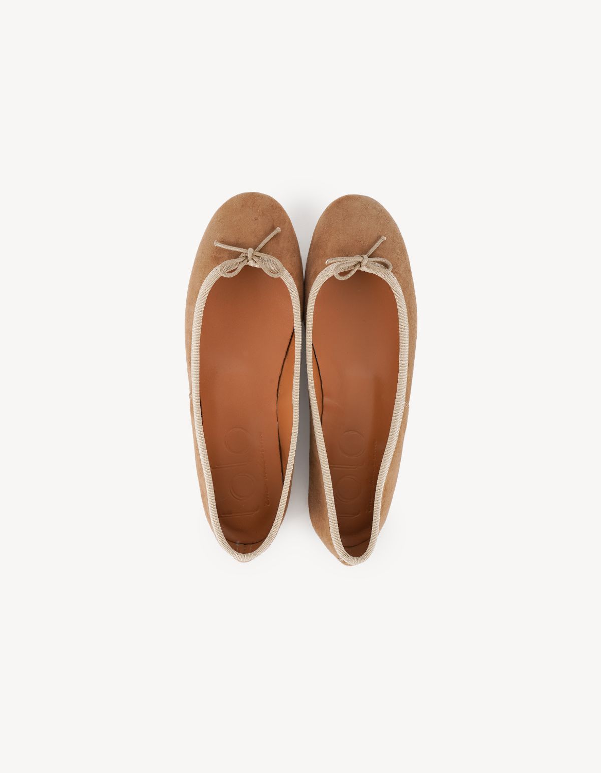 로로 발레리나(LOLOBALLERINA) 카프리 발레리나  Suede Falasco