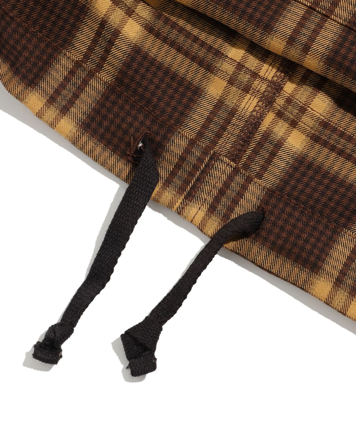 나이스고스트클럽(NICEGHOSTCLUB) CHECK PARACHUTE CARGO SHORTS_BROWN(NG2ESUPA60A)