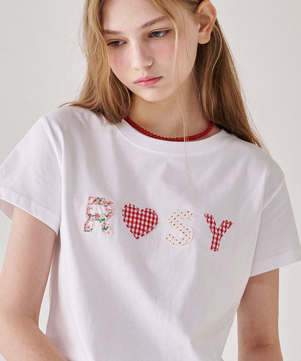 론론(RONRON) ROSY APPLIQUE CROP T SHIRT WHITE