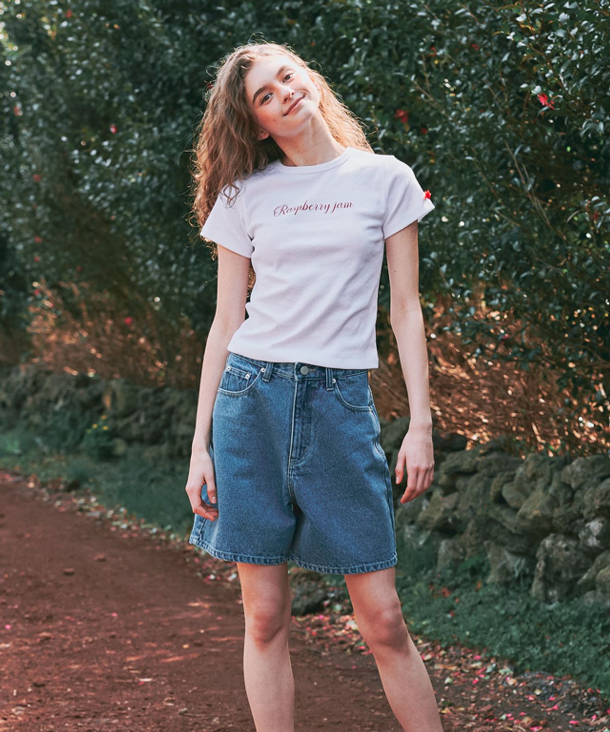론론(RONRON) ROSE RIBBON POINT SLIM CROP T SHIRT WHITE