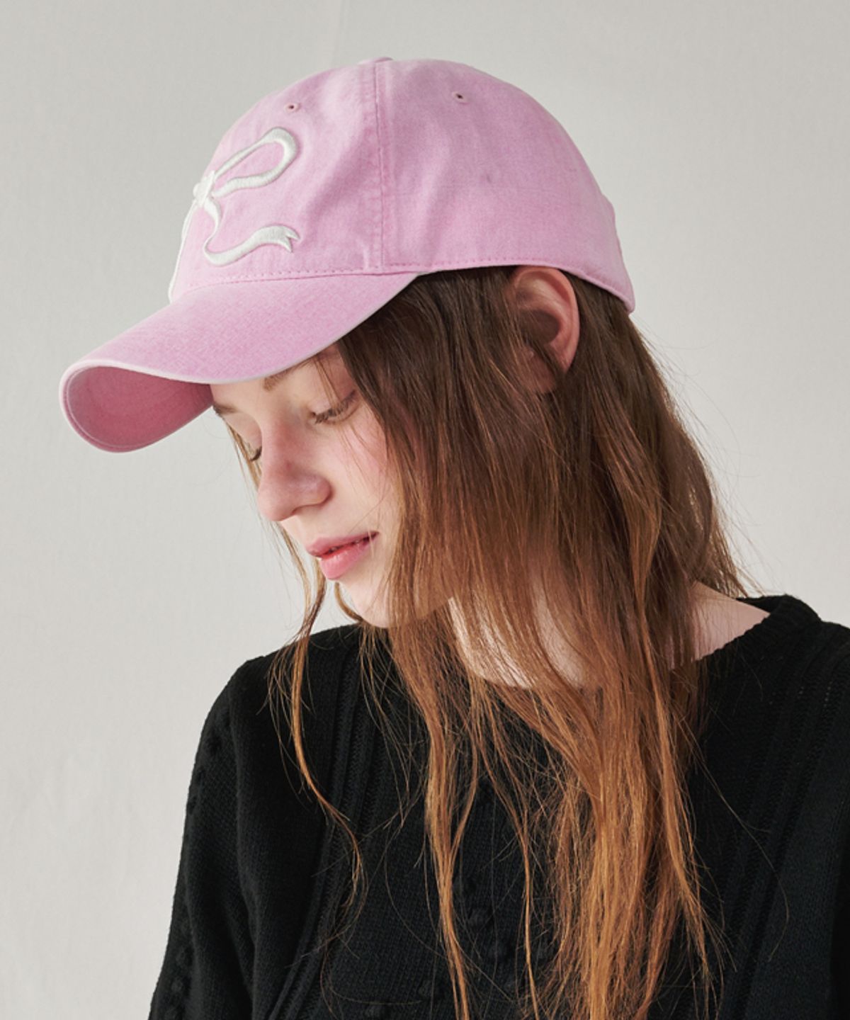 론론(RONRON) HEART RIBBON BALL CAP PINK IVORY