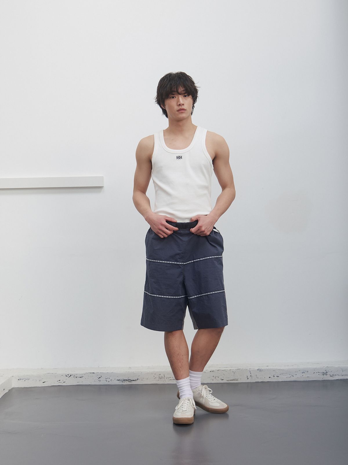 기준 맨(KIJUN MEN) Square-neck Tank Top Off-White