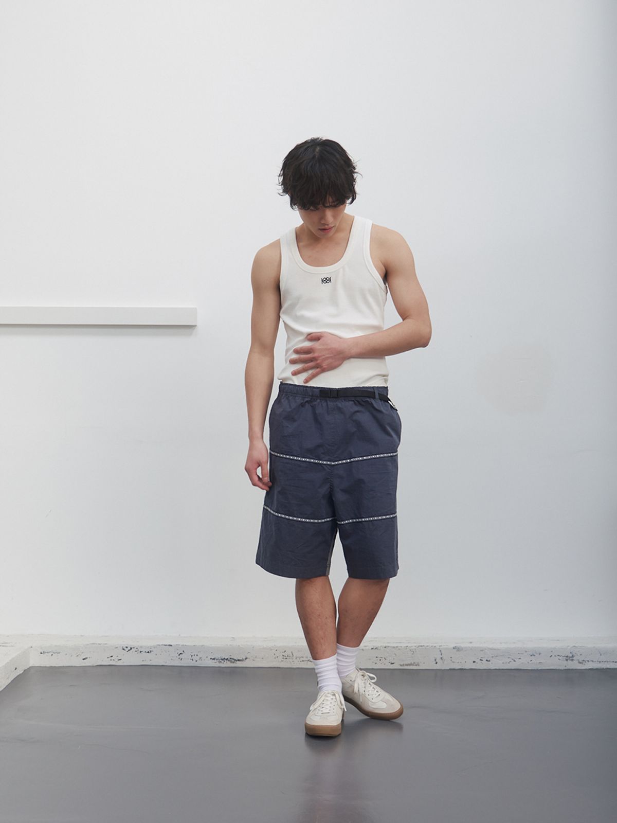 기준 맨(KIJUN MEN) Square-neck Tank Top Off-White