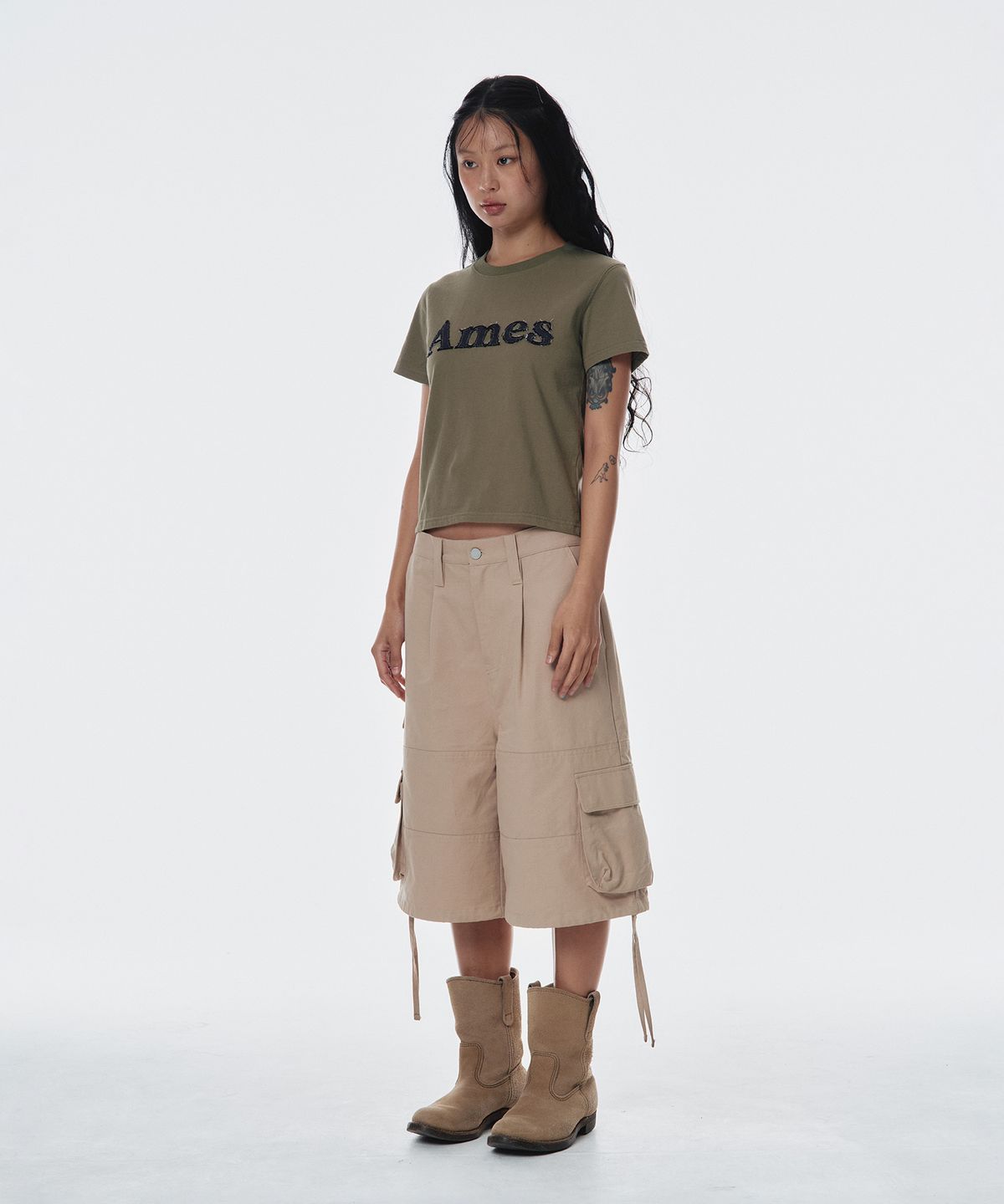 아메스 월드와이드(AMES-WORLDWIDE) BASIC LOGO DENIM APPLIQUE TEE KHAKI (AM2EMUT514A)
