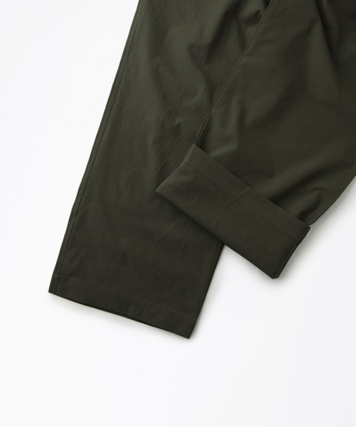 아웃스탠딩(OUTSTANDING) SEERSUCKER COMFORT PANTS_CHARCOAL