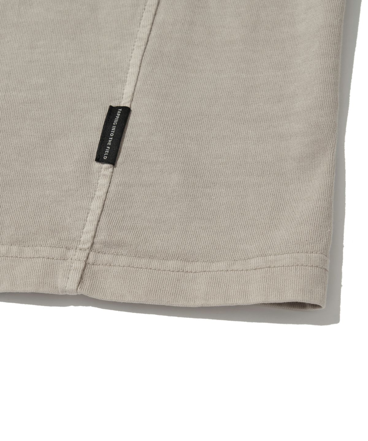 웰터 익스페리먼트(WELTER EXPERIMENT) CONTRAST LONG SLEEVE T-SHIRT_BEIGE_WLT028