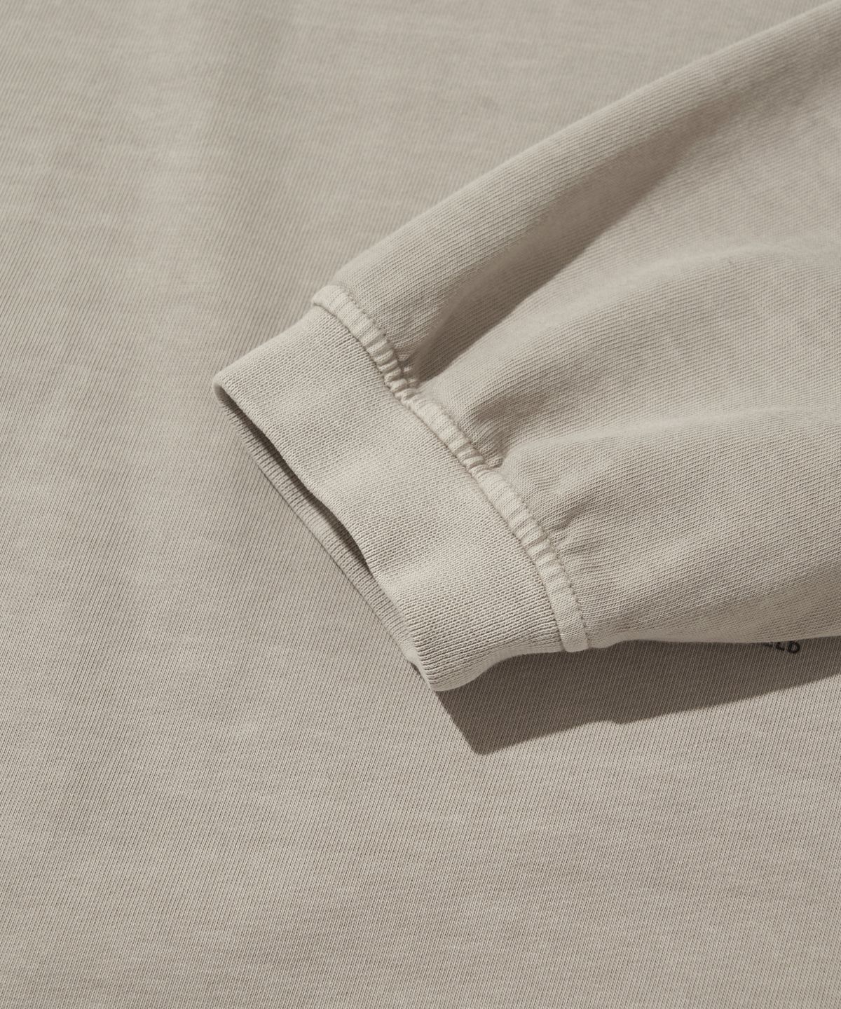 웰터 익스페리먼트(WELTER EXPERIMENT) CONTRAST LONG SLEEVE T-SHIRT_BEIGE_WLT028