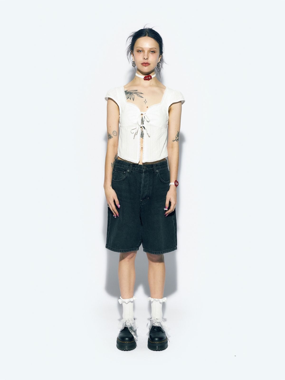 에즈이프 캘리(ASIF CALIE) CROP RIBBON OPEN BLOUSE WHITE