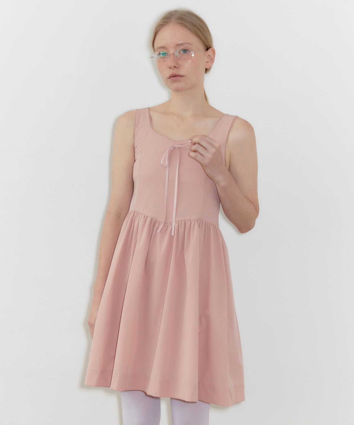 시눈(SINOON) Round Shirring Sleeveless Dress (Pink)