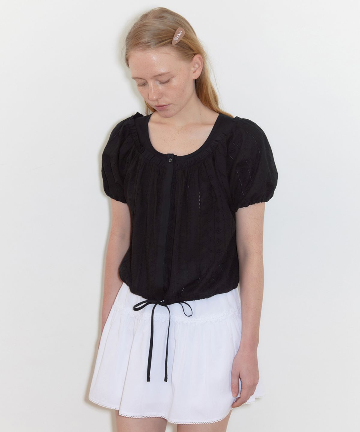 시눈(SINOON) Shirring Half Blouse (Black)
