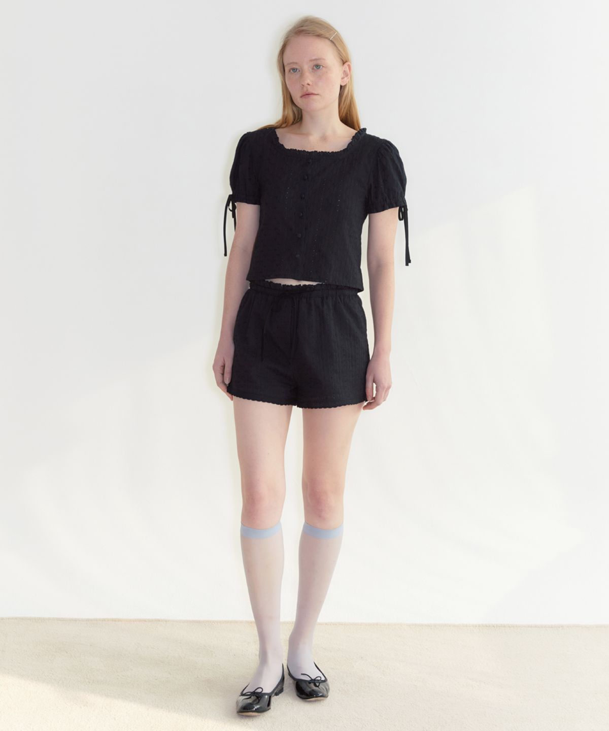 시눈(SINOON) Eyelet Blouse (Black)