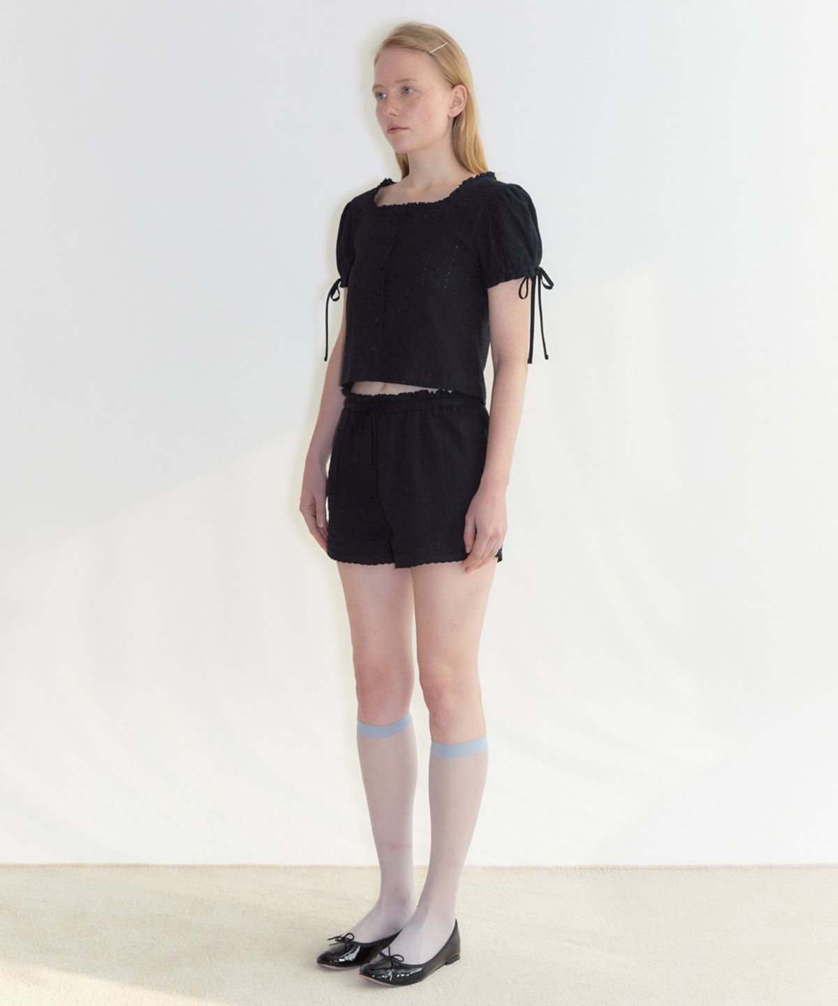 시눈(SINOON) Eyelet Blouse (Black)