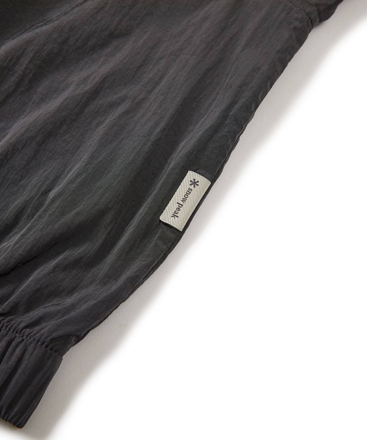 스노우피크 어패럴(SNOWPEAK APPAREL) 브라이트 여성 세미 크롭 바람막이 Charcoal (S24MWFWB75)