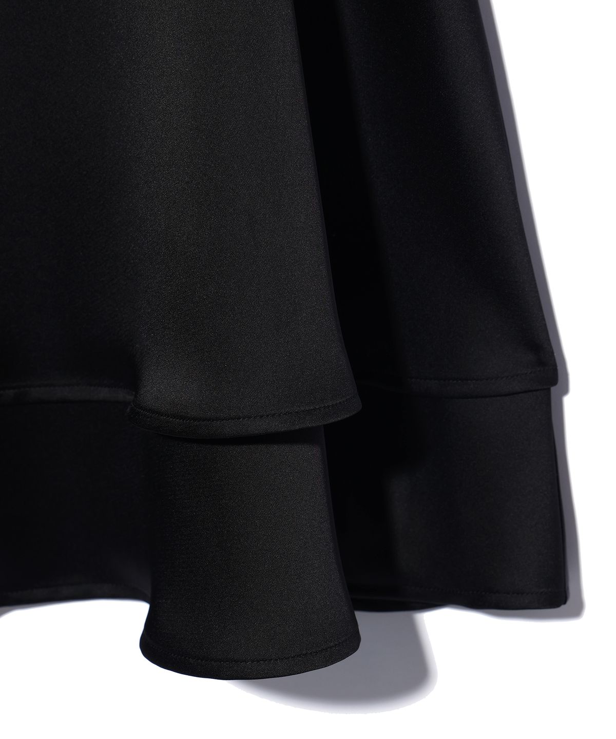 유희(YOUHEE) LETTERING SATIN FLARE MINI DRESS BLACK