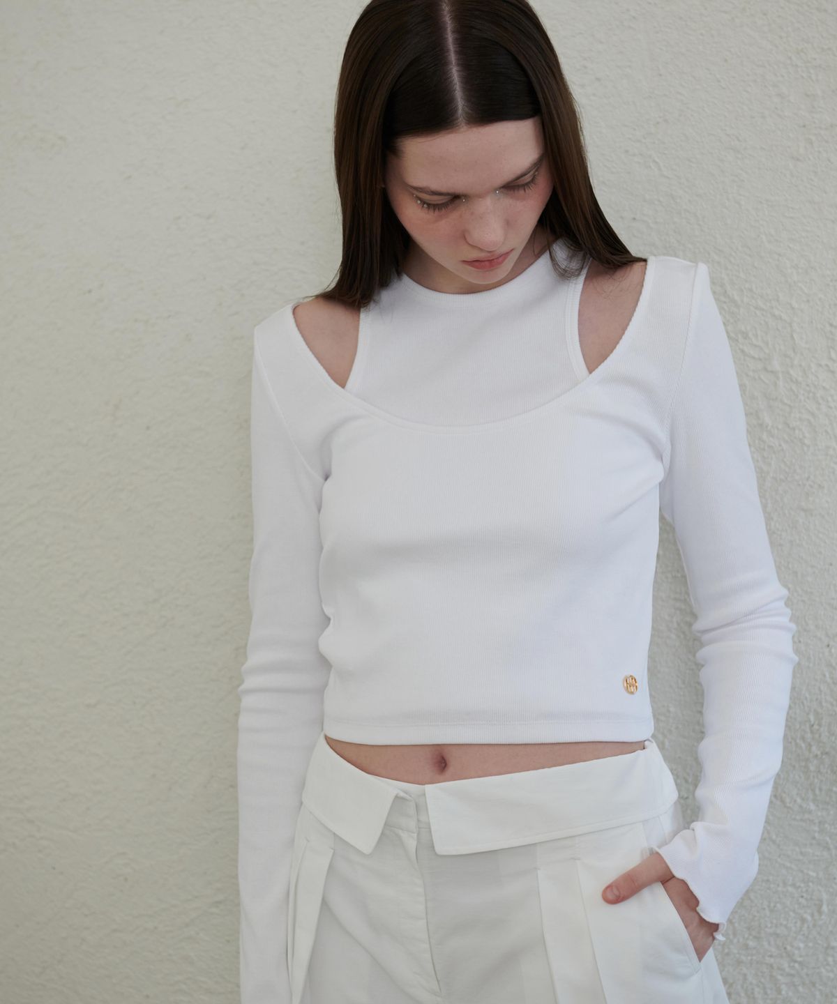언뮤트(UNMUTE) LAYERED U-NECK TOP SET UP(WHITE)