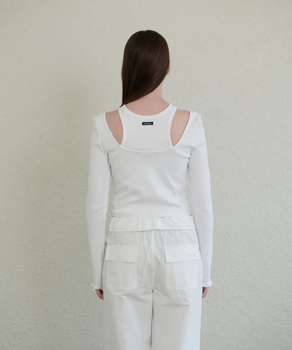 언뮤트(UNMUTE) LAYERED U-NECK TOP SET UP(WHITE)