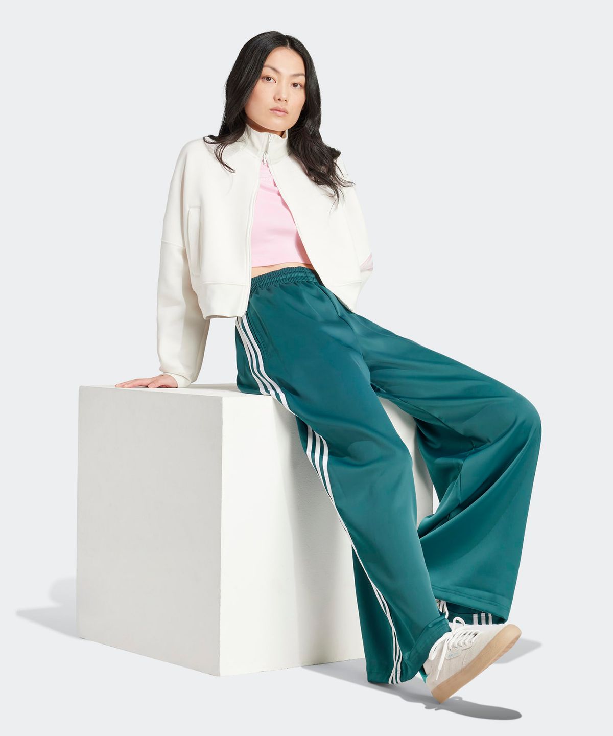 아디다스(ADIDAS) 새틴 와이드 레그 트랙 팬츠 - 그린 / IP2960