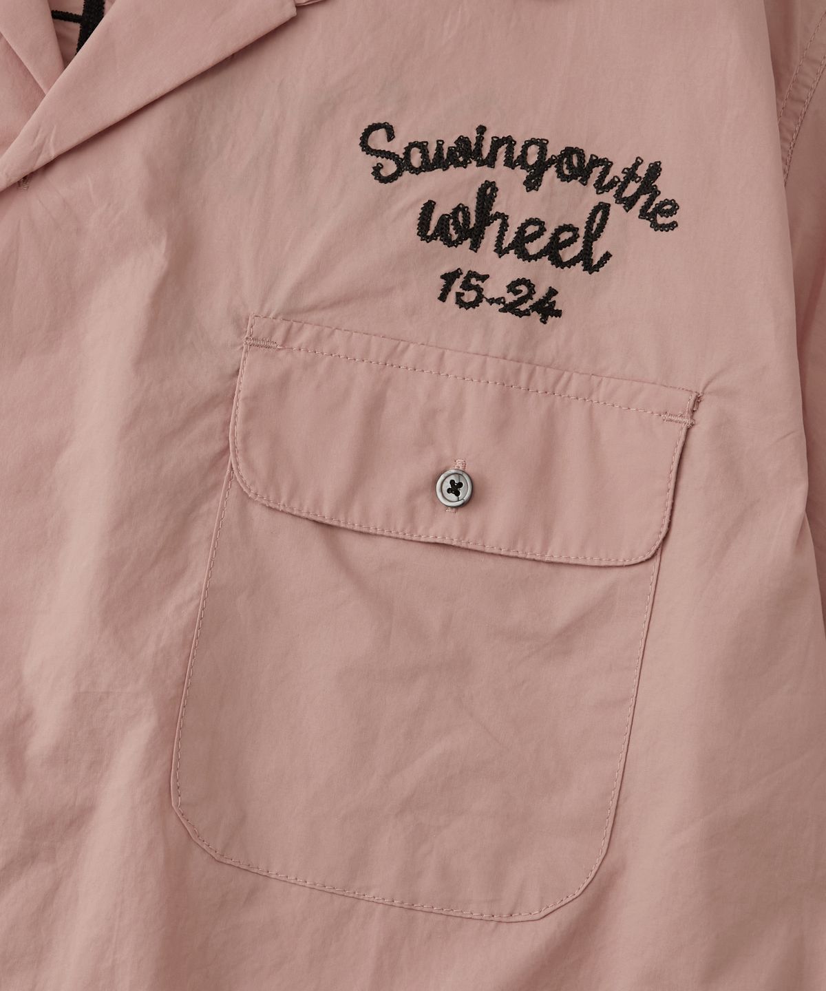 아웃스탠딩(OUTSTANDING) CHAIN STITCH OPEN COLLAR HALF SHIRT_PINK