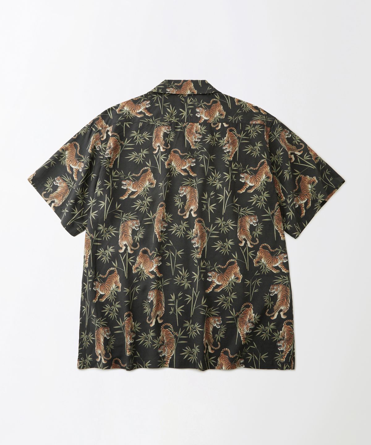 아웃스탠딩(OUTSTANDING) HAWAIIAN OPEN COLLAR HALF SHIRT BAMBOO TIGER_BLACK
