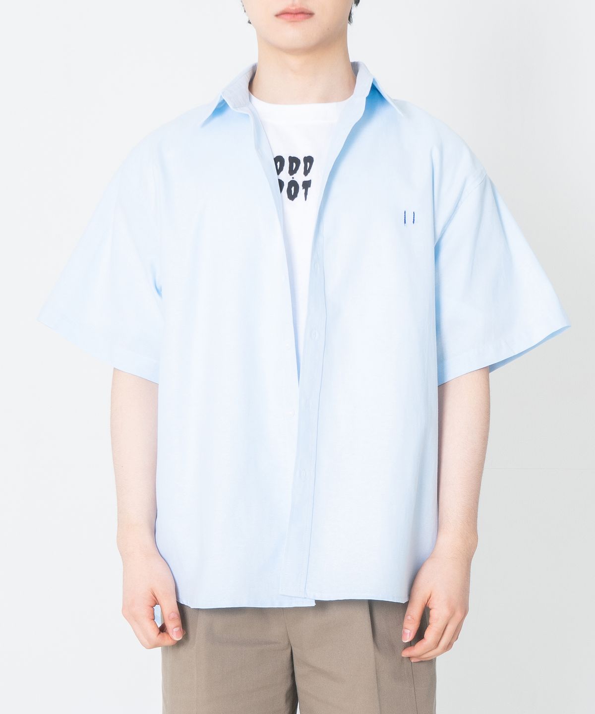오드닷(ODD DOT) 오드 라벨 숏슬리브 셔츠_스카이블루