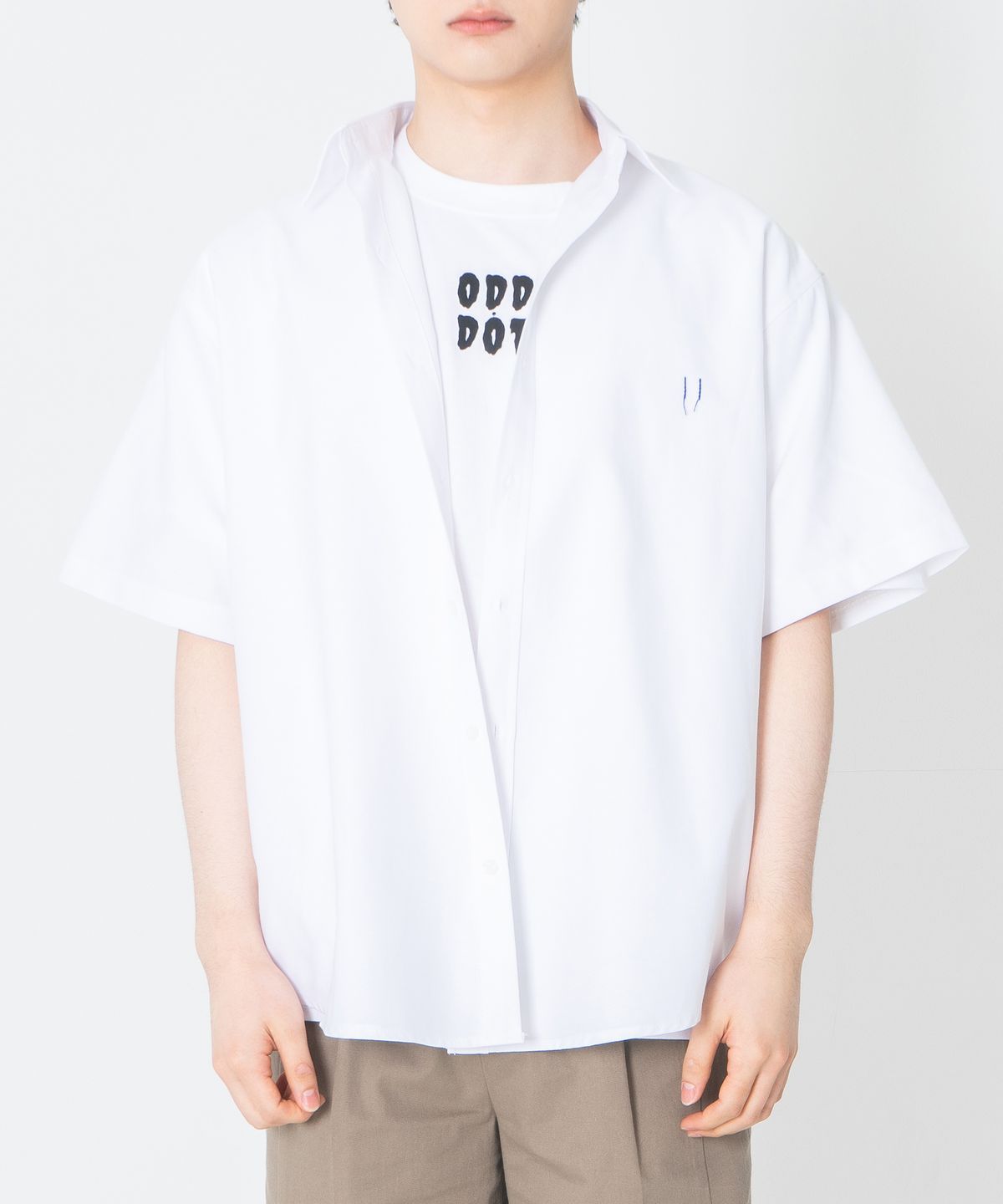 오드닷(ODD DOT) 오드 라벨 숏슬리브 셔츠_화이트