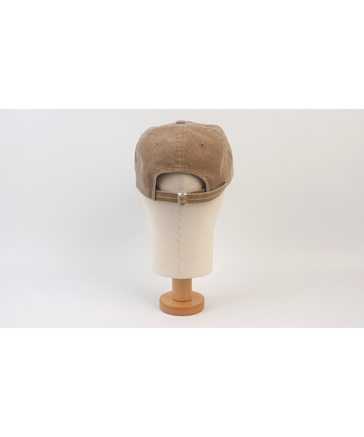 유니버셜 케미스트리(UNIVERSAL CHEMISTRY) Kitch Pigment Washing Brown Strapback Cap 피그먼트모자