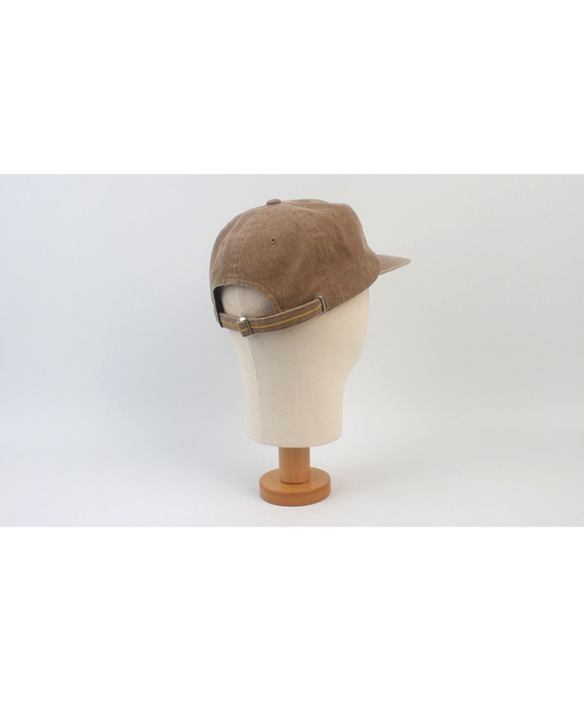 유니버셜 케미스트리(UNIVERSAL CHEMISTRY) Kitch Pigment Washing Brown Strapback Cap 피그먼트모자
