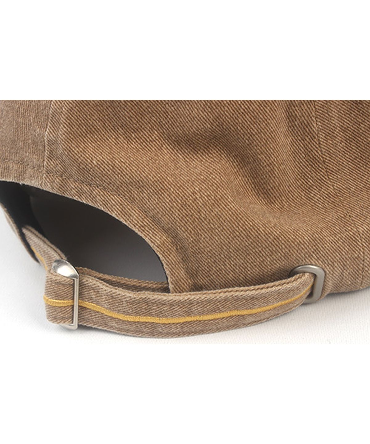 유니버셜 케미스트리(UNIVERSAL CHEMISTRY) Kitch Pigment Washing Brown Strapback Cap 피그먼트모자